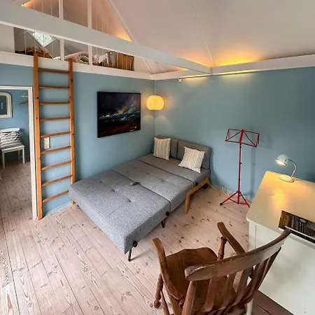 Architect-designed Summer House Near Hald Liseleje