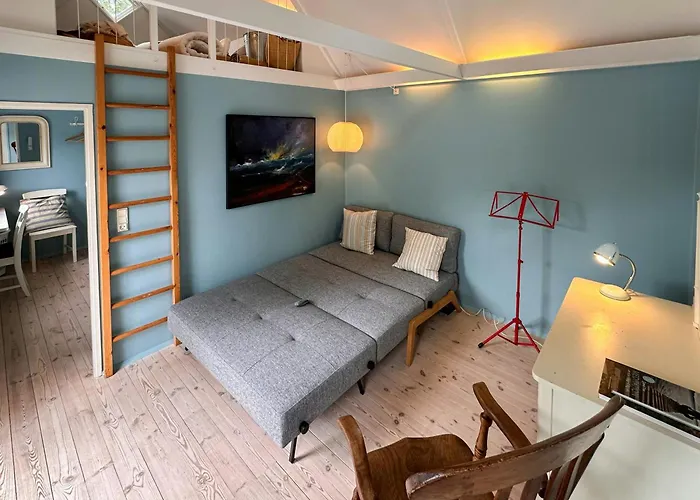 Architect-designed Summer House Near Hald Liseleje