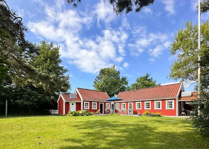 Architect-designed Summer House Near Hald Liseleje